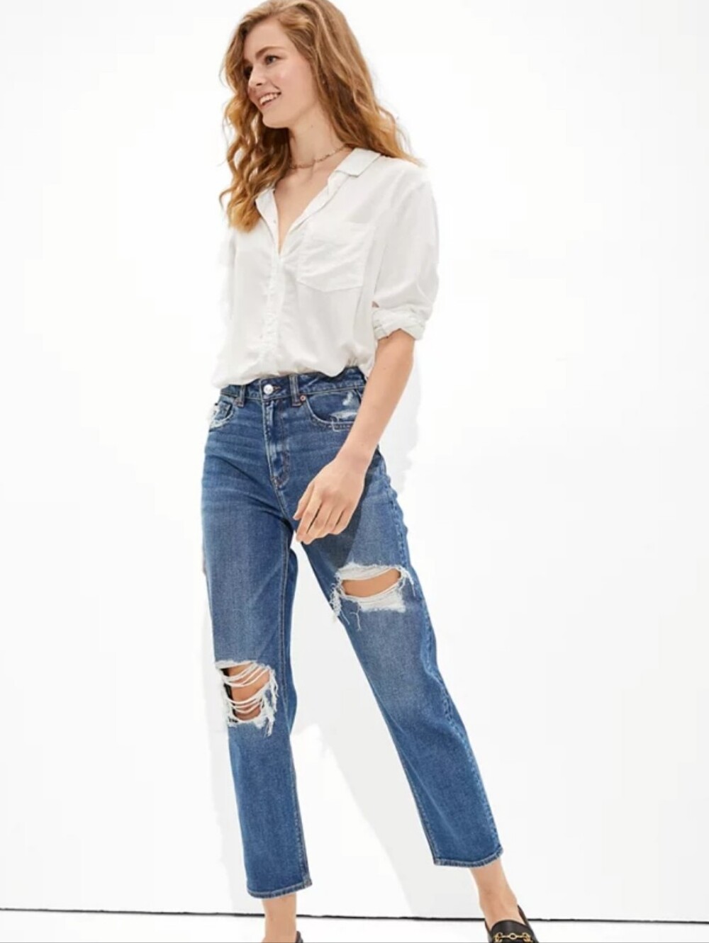 American Eagle Distressed Mom Straight Jean